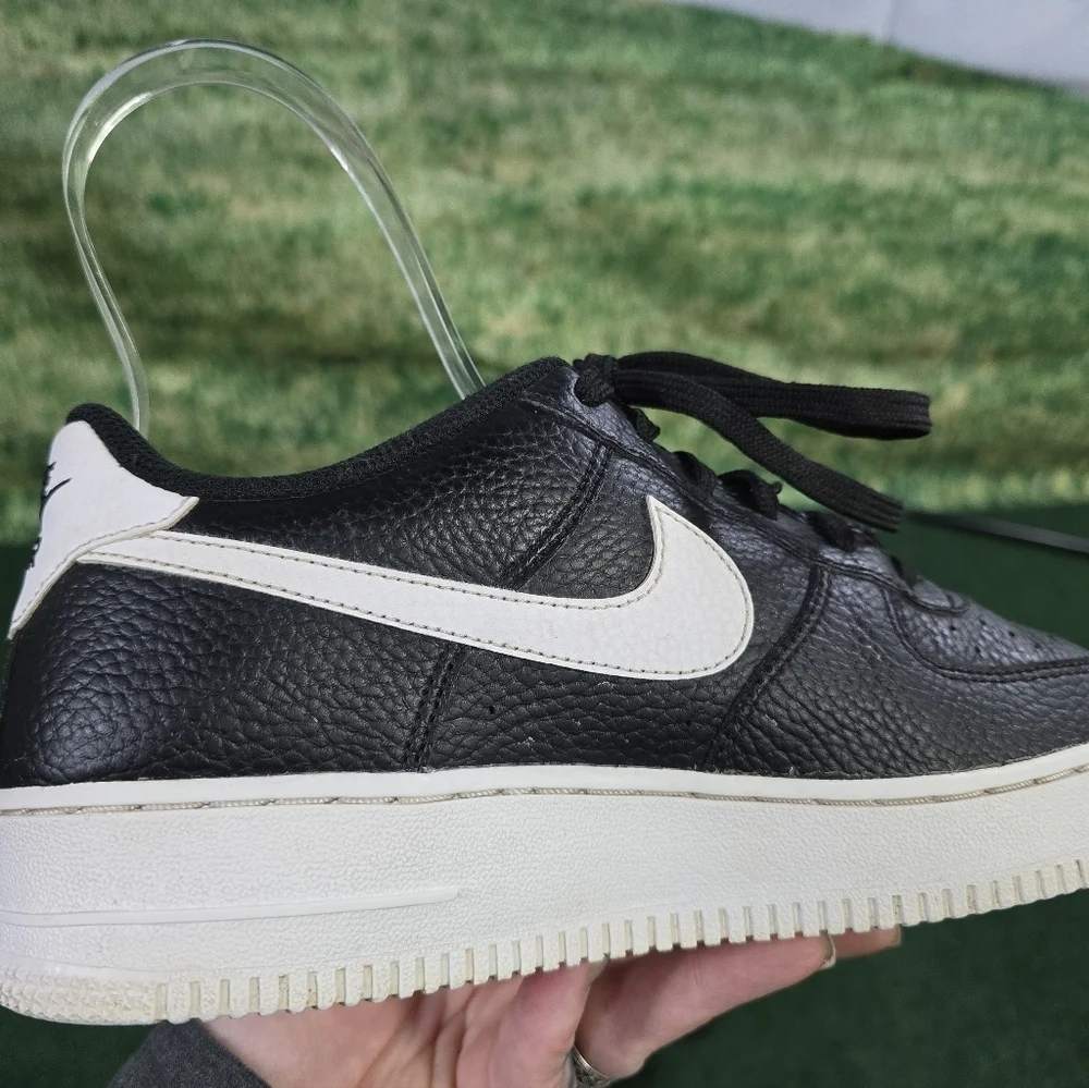 Nike | Air Force 1 '07 Low-Top Sneakers | Youth 7